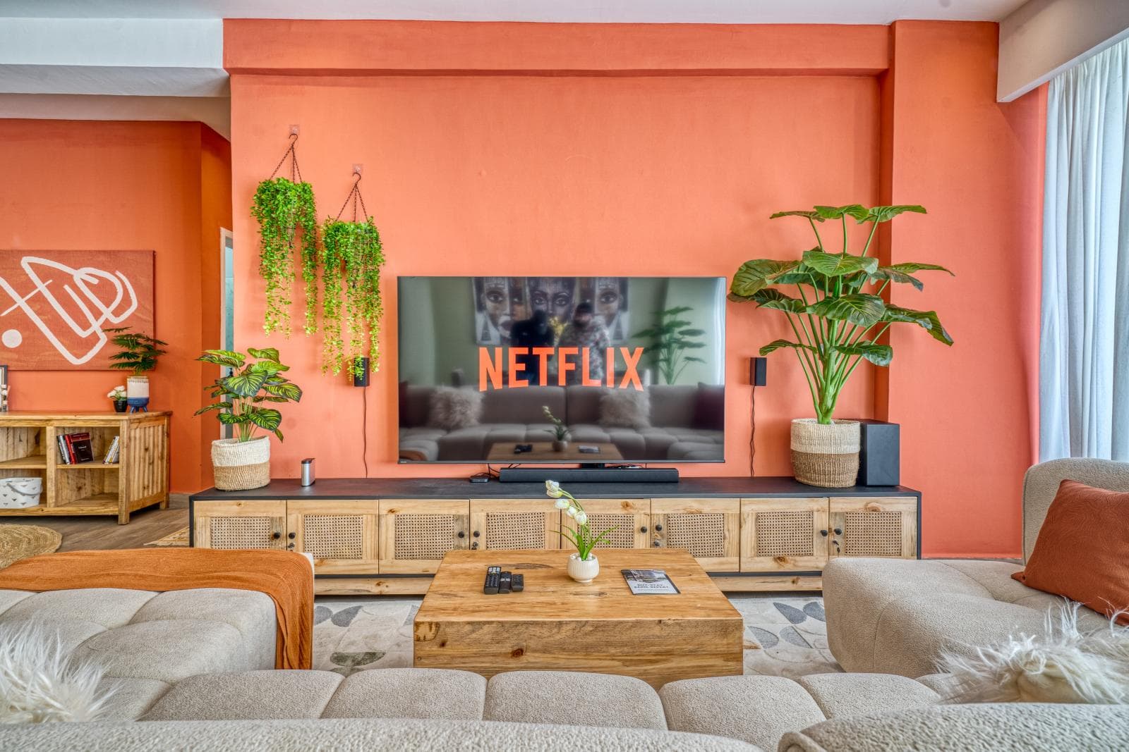 Afro-Chic 3BR | Private Bridge to Mall · Dual Pools | Riverside - Riverside, Nairobi