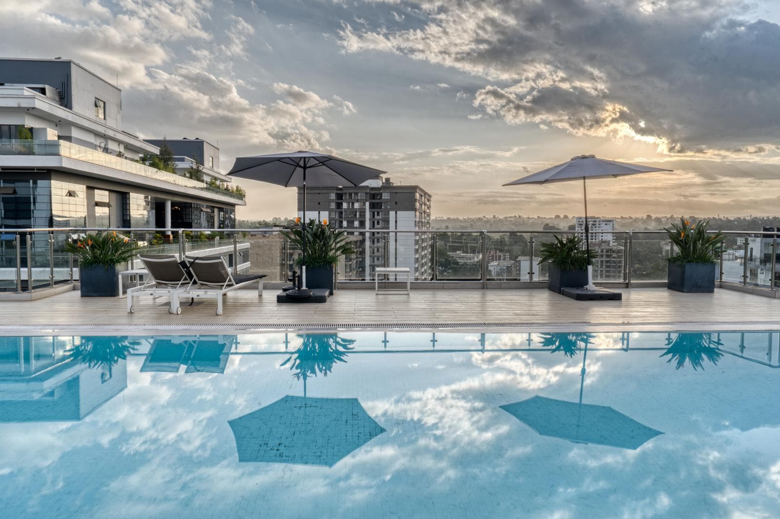 Afro-Bohemian 3BR | Rooftop Pool Views | Riverside - Riverside, Nairobi